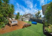 Rangitoto College zone, 4 beds 2 baths house with swimming pool on 684m2 section, 2 beds upstairs and two downstairs, along with two bathrooms, including a semi-ensuite. within walking distance to Browns Bay Beach, shops, and a local kindergarten, 0.6 km to Sherwood School (Auckland), 30 Oaktree Avenue, Browns Bay, Auckland