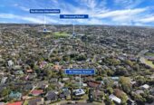 Rangitoto College zone, 4 beds 2 baths house with swimming pool on 684m2 section, 2 beds upstairs and two downstairs, along with two bathrooms, including a semi-ensuite. within walking distance to Browns Bay Beach, shops, and a local kindergarten, 0.6 km to Sherwood School (Auckland), 30 Oaktree Avenue, Browns Bay, Auckland