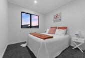 Brandnew 6 beds ( 4 ensuites) 5.5 naths house with double garage, 2-beds granny and Fireplace on 390m2 section, close to schools, shops, motorway access, waterfront walkaway, 0.4 km to Mangapikopiko School, 1.5 km to Rosehill Intermediate, 5 Catalina Avenue, Rosehill, Auckland