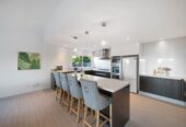 Refurbished 4 beds 3 baths house with double garage and swimming pool on 844m2 section, just minutes from local shops, cafes, and the beautiful Glendowie waterfront. 0.3 km to Glendowie School, 0.9 km to Glendowie College, 5 Thornhill Place, Glendowie, Auckland