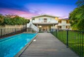 Refurbished 4 beds 3 baths house with double garage and swimming pool on 844m2 section, just minutes from local shops, cafes, and the beautiful Glendowie waterfront. 0.3 km to Glendowie School, 0.9 km to Glendowie College, 5 Thornhill Place, Glendowie, Auckland