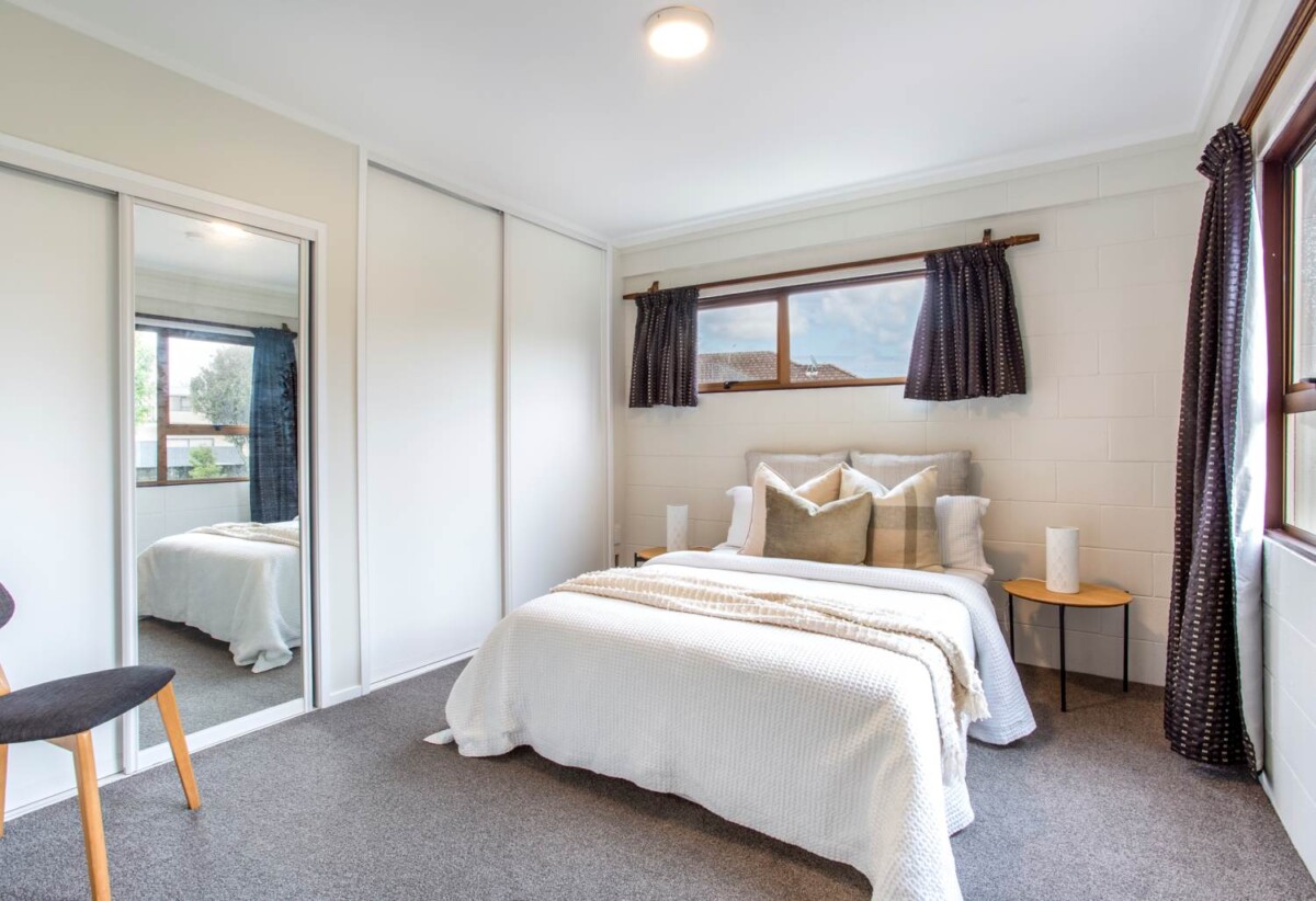 Home and income, 657m2 section, upstairs 3 beds 1 bath kiitchen and lounge, downstairs 2 beds + large flexi room 1.5 baths kitchen and lounge, easy motorway access. Only a leisurely walk to Mt Albert Pak’n Save, local cafés, 0.8 km to Avondale Primary School (Auckland), 77 Bollard Avenue, New Windsor, Auckland