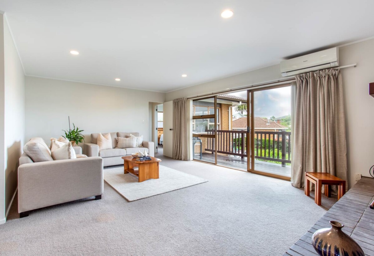 Home and income, 657m2 section, upstairs 3 beds 1 bath kiitchen and lounge, downstairs 2 beds + large flexi room 1.5 baths kitchen and lounge, easy motorway access. Only a leisurely walk to Mt Albert Pak’n Save, local cafés, 0.8 km to Avondale Primary School (Auckland), 77 Bollard Avenue, New Windsor, Auckland