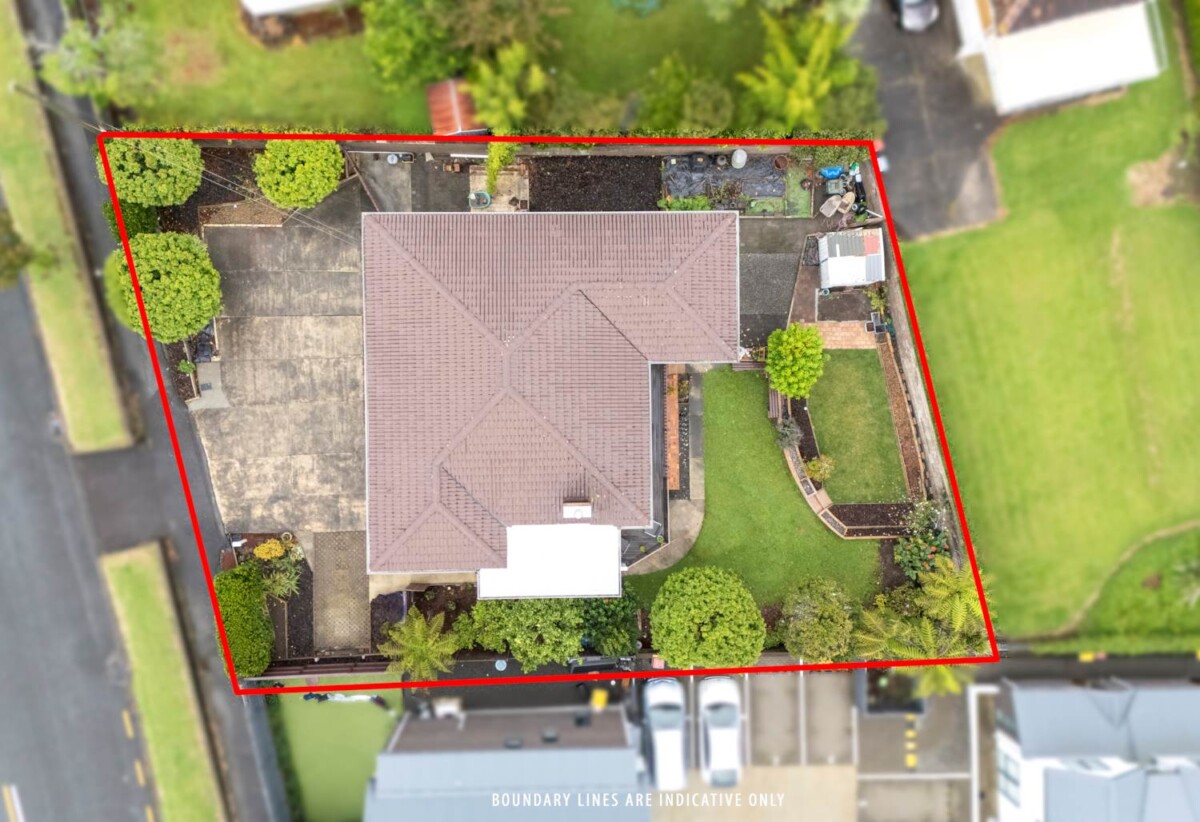 Home and income, 657m2 section, upstairs 3 beds 1 bath kiitchen and lounge, downstairs 2 beds + large flexi room 1.5 baths kitchen and lounge, easy motorway access. Only a leisurely walk to Mt Albert Pak’n Save, local cafés, 0.8 km to Avondale Primary School (Auckland), 77 Bollard Avenue, New Windsor, Auckland