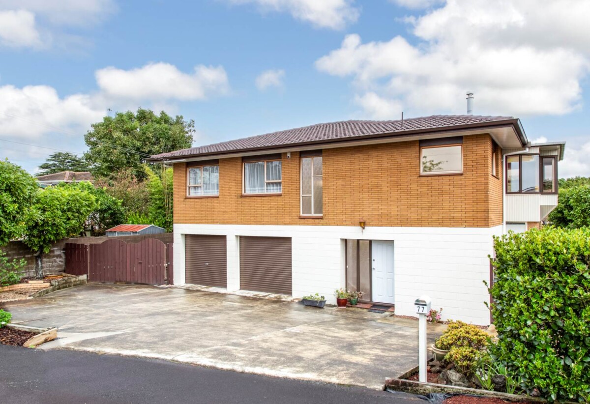 Home and income, 657m2 section, upstairs 3 beds 1 bath kiitchen and lounge, downstairs 2 beds + large flexi room 1.5 baths kitchen and lounge, easy motorway access. Only a leisurely walk to Mt Albert Pak’n Save, local cafés, 0.8 km to Avondale Primary School (Auckland), 77 Bollard Avenue, New Windsor, Auckland