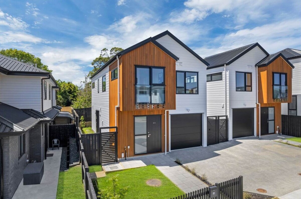 10-Year Master Build Guarantee, Brandnew standalone 4 beds 2.5 baths home with garage, close to schools, Highland Park shopping centre, beach, zoned for Macleans Primary, Howick Intermediate, and Pakuranga College, 70 Marendellas Drive, Bucklands Beach, Auckland