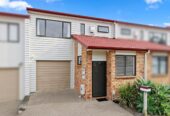 Rangitoto College zone, 3 beds 1.5 baths home with garage, Minutes from the Albany Mega Centre, Westfield Mall, motorway access, schools, 0.5 km to Oteha Valley School and Northcross Intermediate, 21/22 Northcross drive, Oteha, Auckland