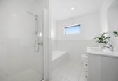 Rangitoto College zone, 3 beds 1.5 baths home with garage, Minutes from the Albany Mega Centre, Westfield Mall, motorway access, schools, 0.5 km to Oteha Valley School and Northcross Intermediate, 21/22 Northcross drive, Oteha, Auckland