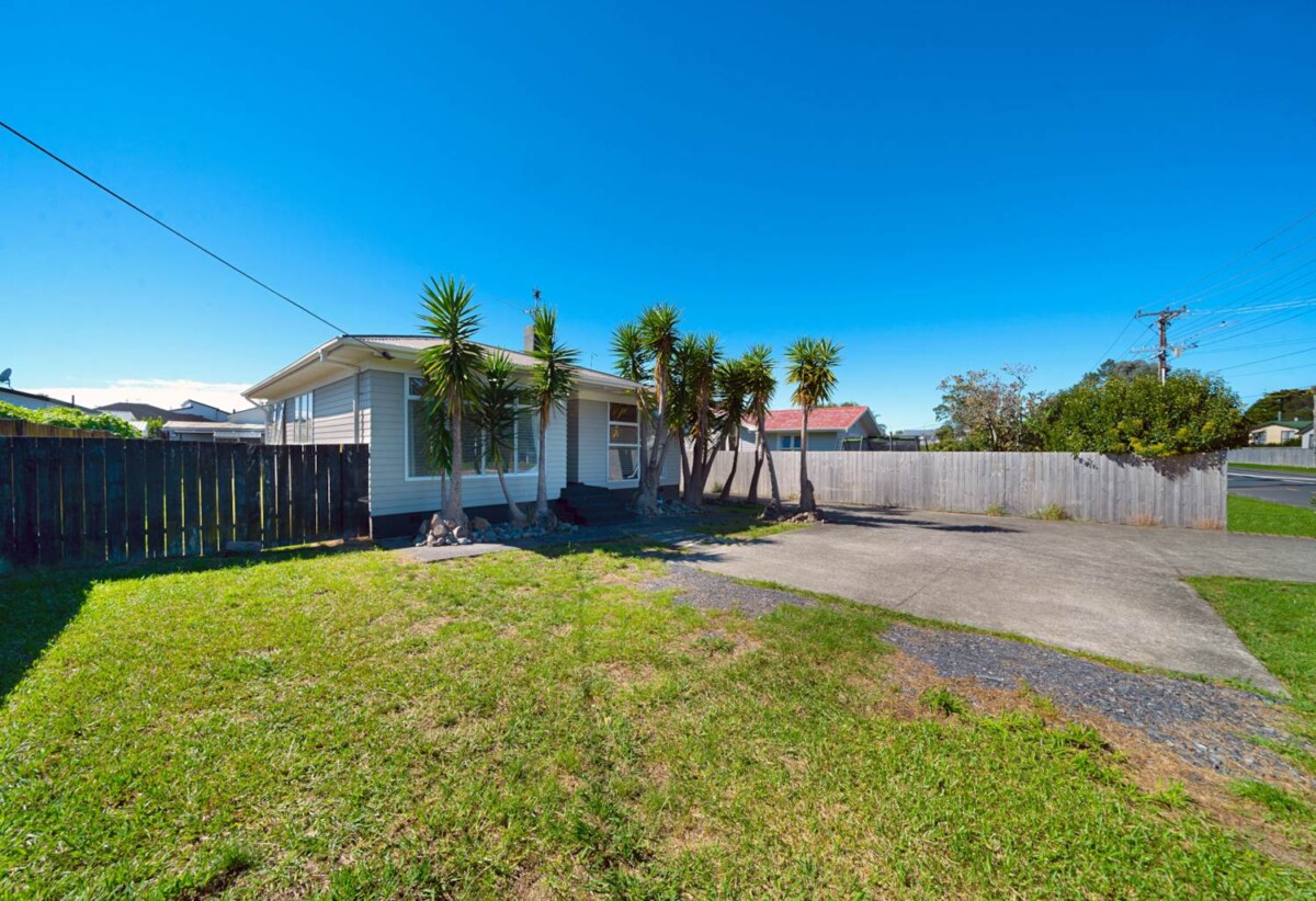 3 beds 1 bath house with 3 car parks on 468m2 section, just minutes from the bustling Lincoln Road shops, supermarkets, and with easy motorway access, 1.3 km to Waitakere College, 29 Don Buck Road, Massey, Auckland