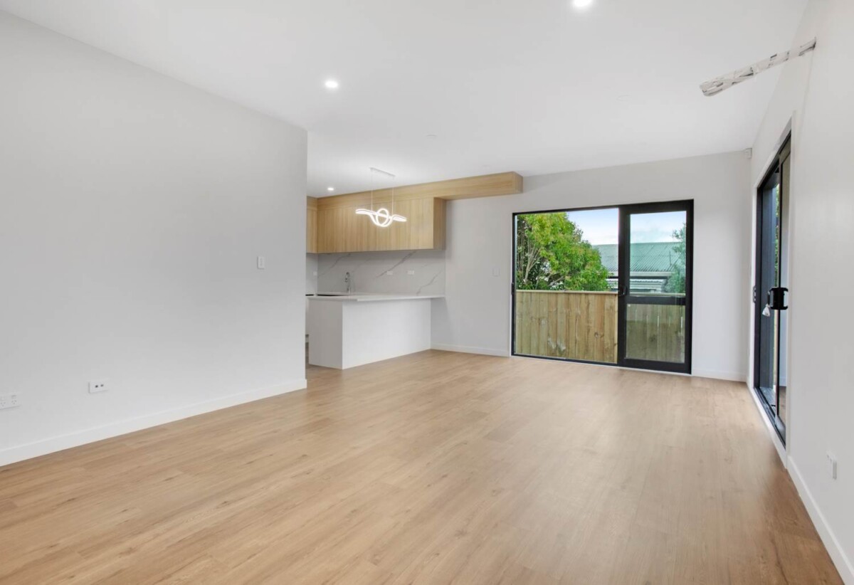 Make an Offer, 10 years Stanford Warranty, Brandnew 3 beds 2.5 baths home with garage, Walk to Moire Park, 0.5 km to Colwill School Massey, near West Harbour, close to motorway access, Local supermarkets and popular eateries are just moments away, while Northwest, Westgate, and Costco are all within a short drive, 8/196 Royal Road, Massey, Auckland