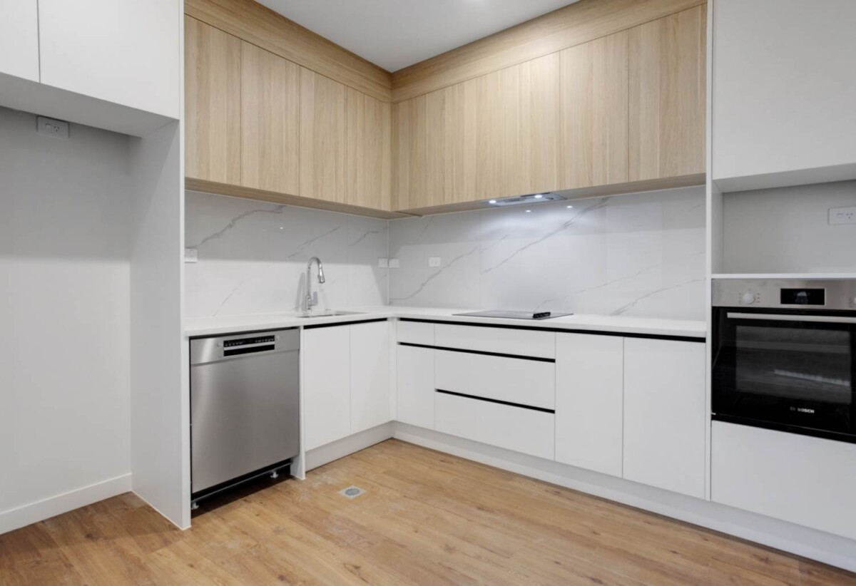 10 years Stanford Warranty, 114m2 Brandnew 3 beds 2.5 baths home with garage, Walk to Moire Park, 0.5 km to Colwill School Massey, near West Harbour, close to motorway access, Local supermarkets and popular eateries are just moments away, while Northwest, Westgate, and Costco are all within a short drive, 4/196 Royal Road, Massey, Auckland