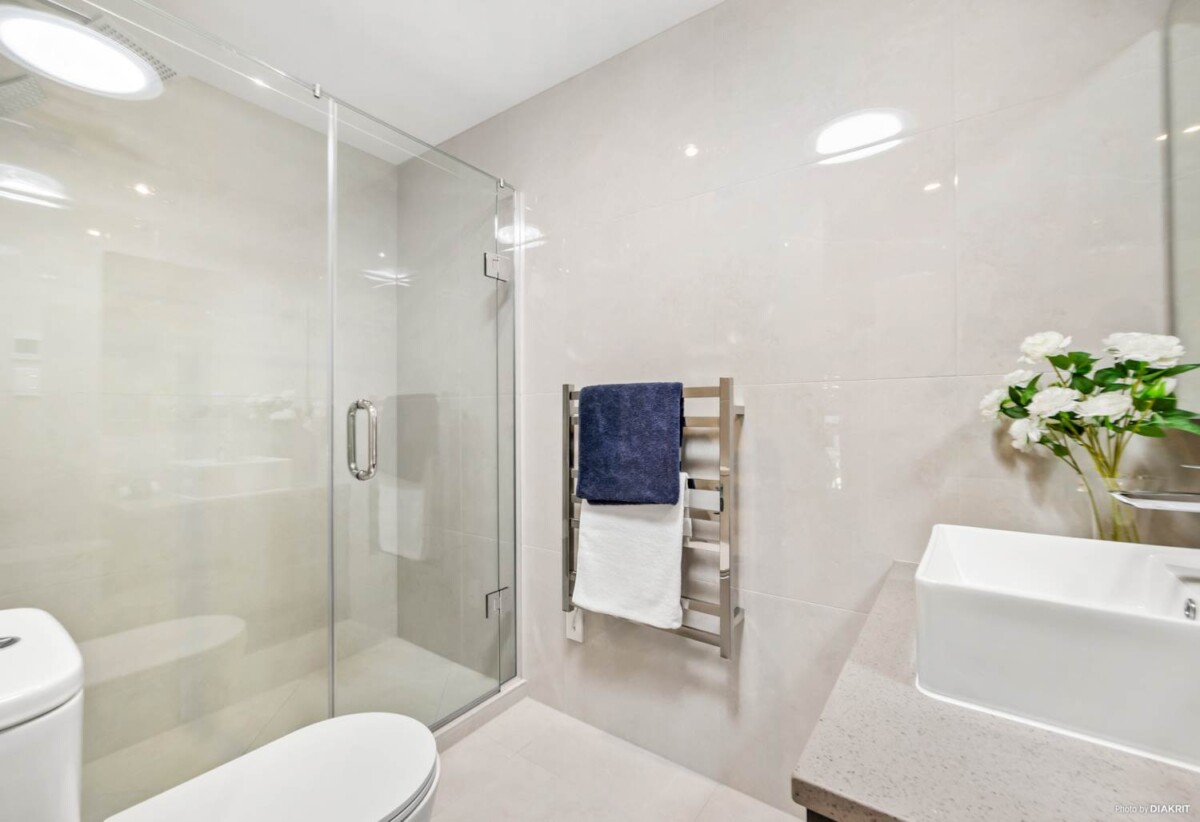 Macleans College zone, Brandnew standalone 4 beds 2.5 baths home with garage, 0.8 km to Bucklands Beach Intermediate, 1.1 km to Macleans College, 11C Mimosa Place, Half Moon Bay, Auckland