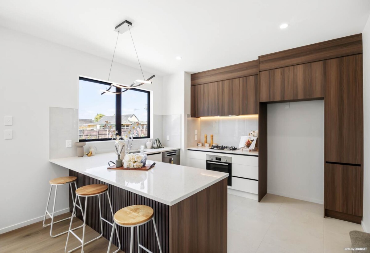 Macleans College zone, Brandnew standalone 4 beds 2.5 baths home with garage, 0.8 km to Bucklands Beach Intermediate, 1.1 km to Macleans College, 11C Mimosa Place, Half Moon Bay, Auckland
