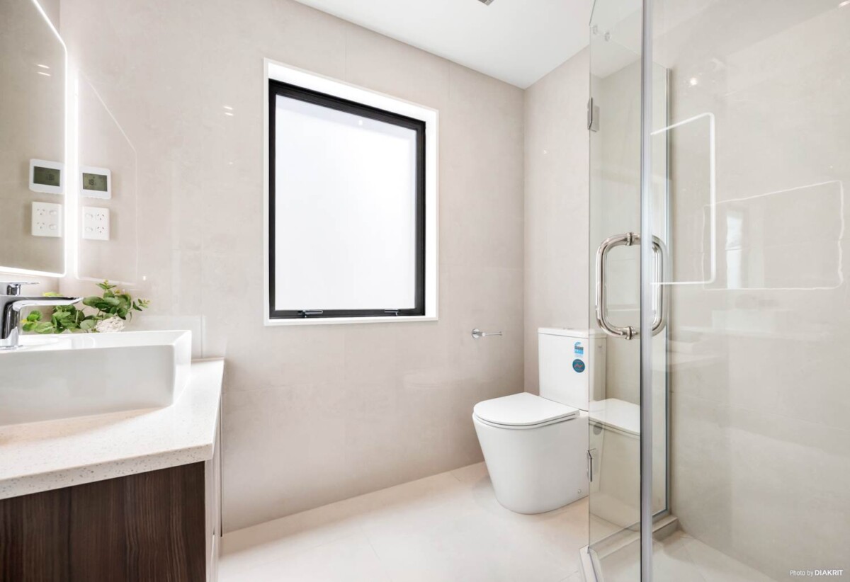 Macleans College zone, Brandnew standalone 4 beds 2.5 baths home with garage, 0.8 km to Bucklands Beach Intermediate, 1.1 km to Macleans College, 11C Mimosa Place, Half Moon Bay, Auckland