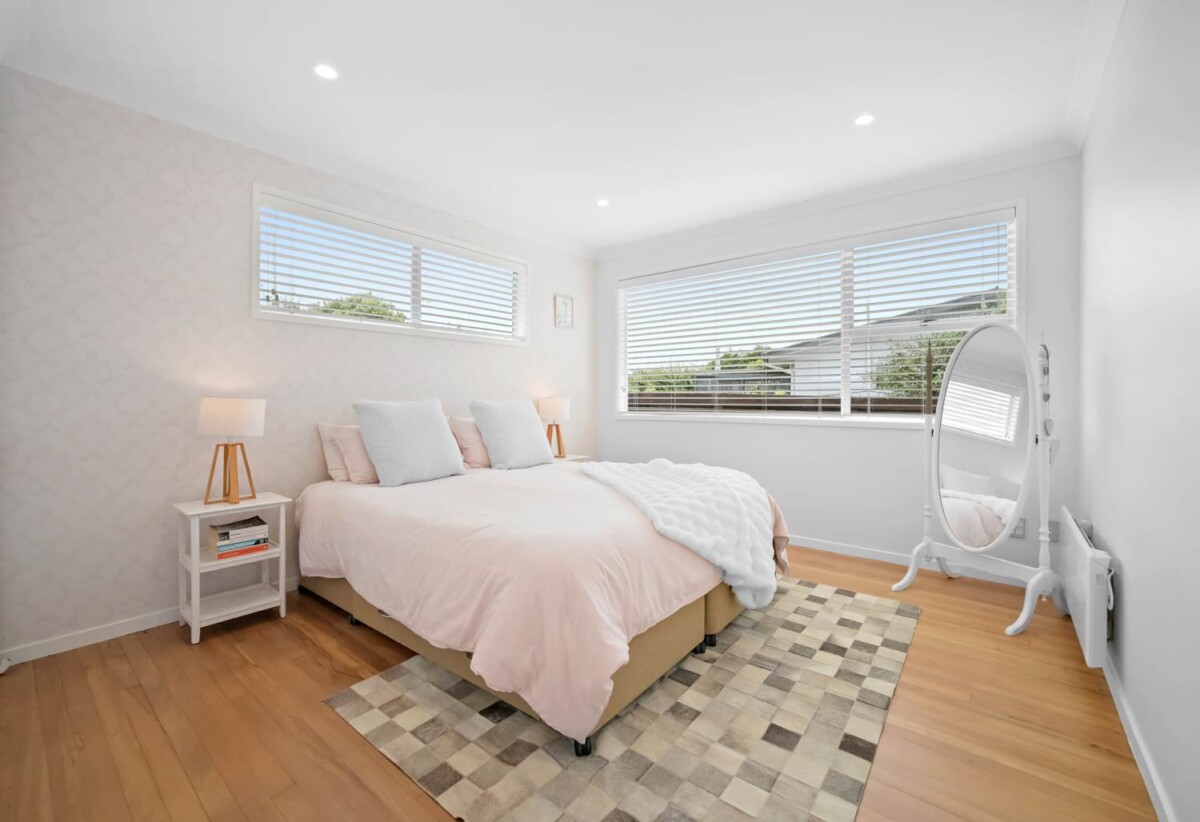 Renovated 3 beds 1 bath house, Zoned for the popular Farm Cove Intermediate and Pakuranga College, close to schools, shops, shopping centre, 0.6 km to Elm Park School, Lot 1, 29 Hope Farm Avenue, Pakuranga Heights, Auckland