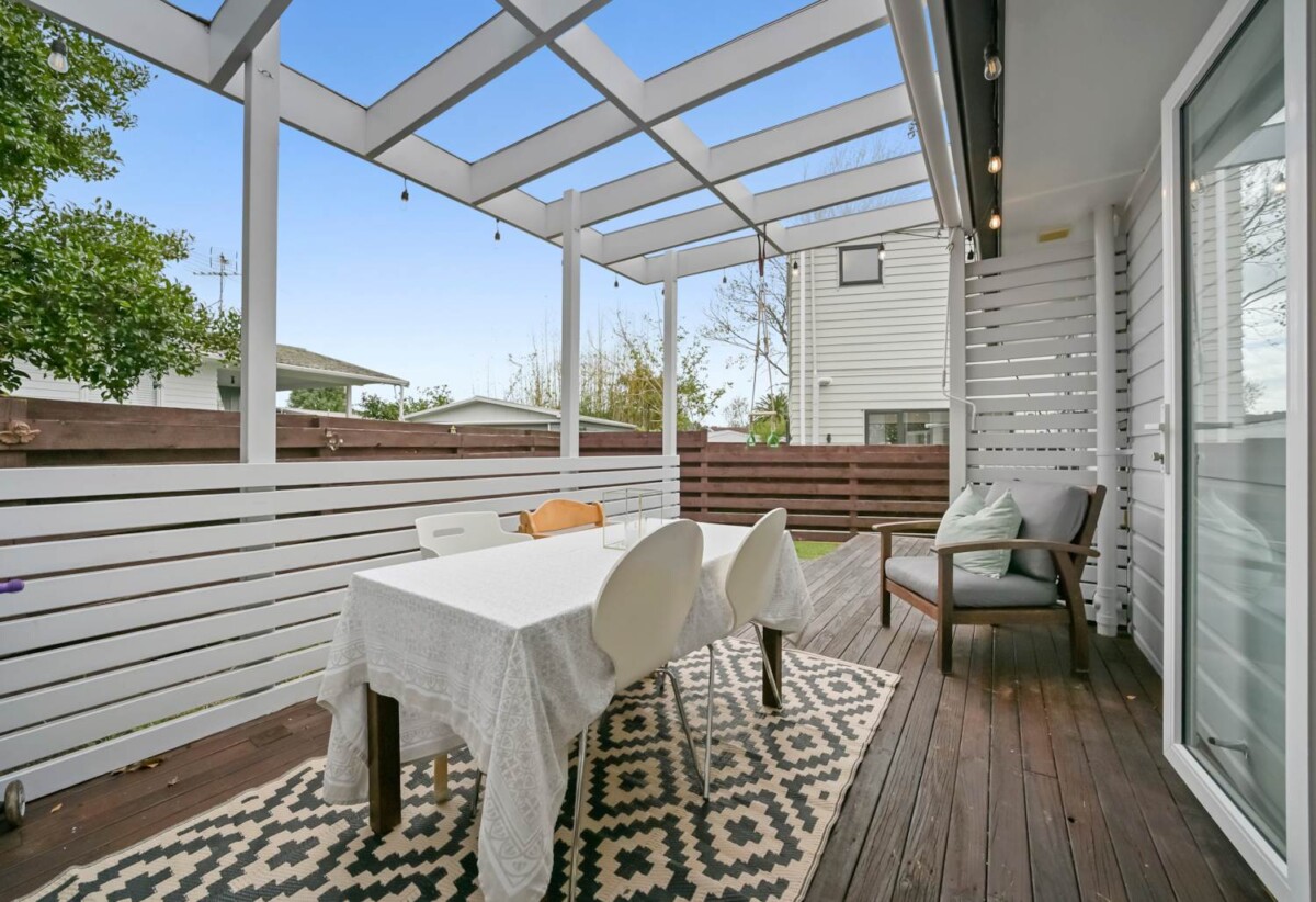 Renovated 3 beds 1 bath house, Zoned for the popular Farm Cove Intermediate and Pakuranga College, close to schools, shops, shopping centre, 0.6 km to Elm Park School, Lot 1, 29 Hope Farm Avenue, Pakuranga Heights, Auckland