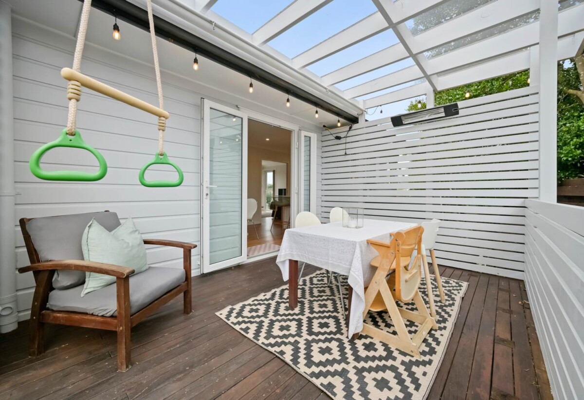 Renovated 3 beds 1 bath house, Zoned for the popular Farm Cove Intermediate and Pakuranga College, close to schools, shops, shopping centre, 0.6 km to Elm Park School, Lot 1, 29 Hope Farm Avenue, Pakuranga Heights, Auckland