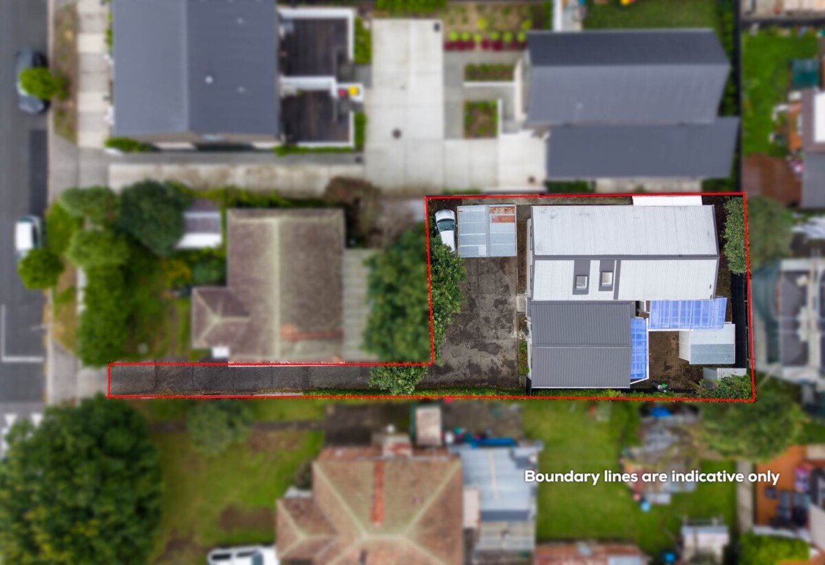 Renovated 4 beds 2 baths house with car port and car parks, close to shops, schools, parks, motorway access, 0.3 km to Owairaka District School, 37A Range View Road, Mt Albert, Auckland