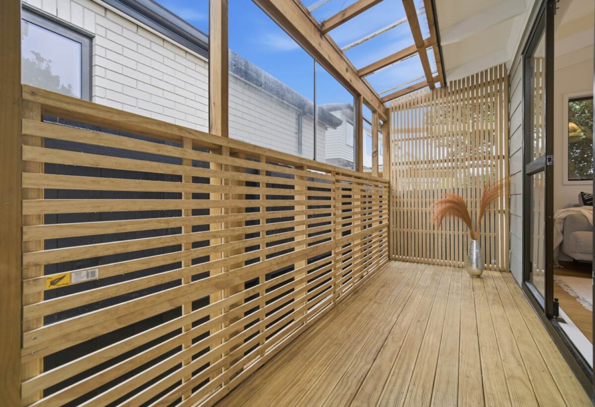 Renovated 4 beds 2 baths house with car port and car parks, close to shops, schools, parks, motorway access, 0.3 km to Owairaka District School, 37A Range View Road, Mt Albert, Auckland