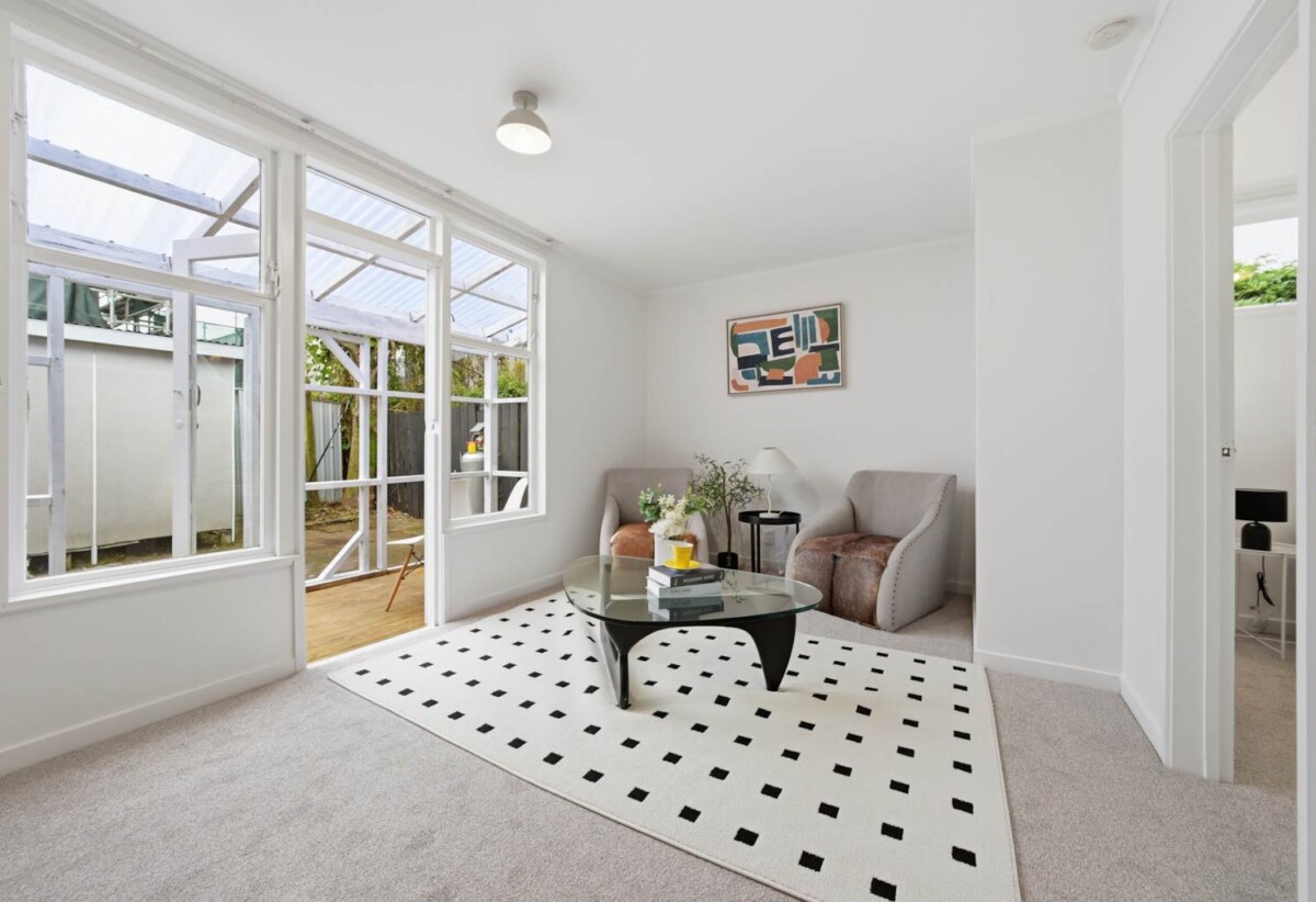 Renovated 4 beds 2 baths house with car port and car parks, close to shops, schools, parks, motorway access, 0.3 km to Owairaka District School, 37A Range View Road, Mt Albert, Auckland