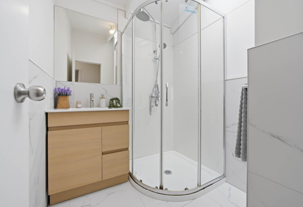 Renovated 4 beds 2 baths house with car port and car parks, close to shops, schools, parks, motorway access, 0.3 km to Owairaka District School, 37A Range View Road, Mt Albert, Auckland