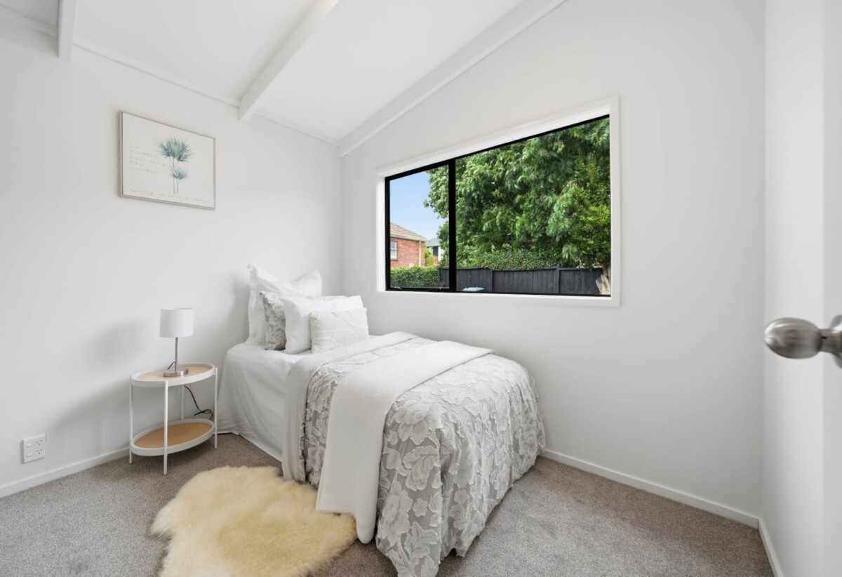Renovated 4 beds 2 baths house with car port and car parks, close to shops, schools, parks, motorway access, 0.3 km to Owairaka District School, 37A Range View Road, Mt Albert, Auckland