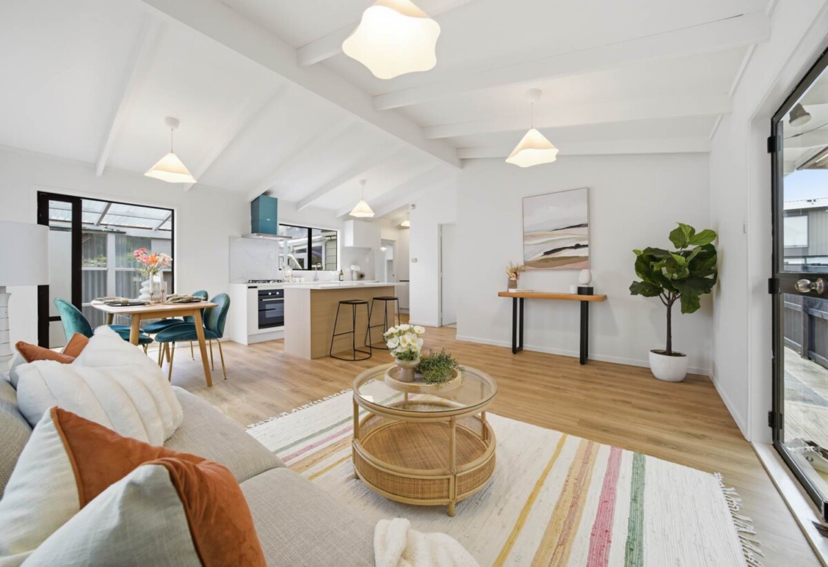 Renovated 4 beds 2 baths house with car port and car parks, close to shops, schools, parks, motorway access, 0.3 km to Owairaka District School, 37A Range View Road, Mt Albert, Auckland