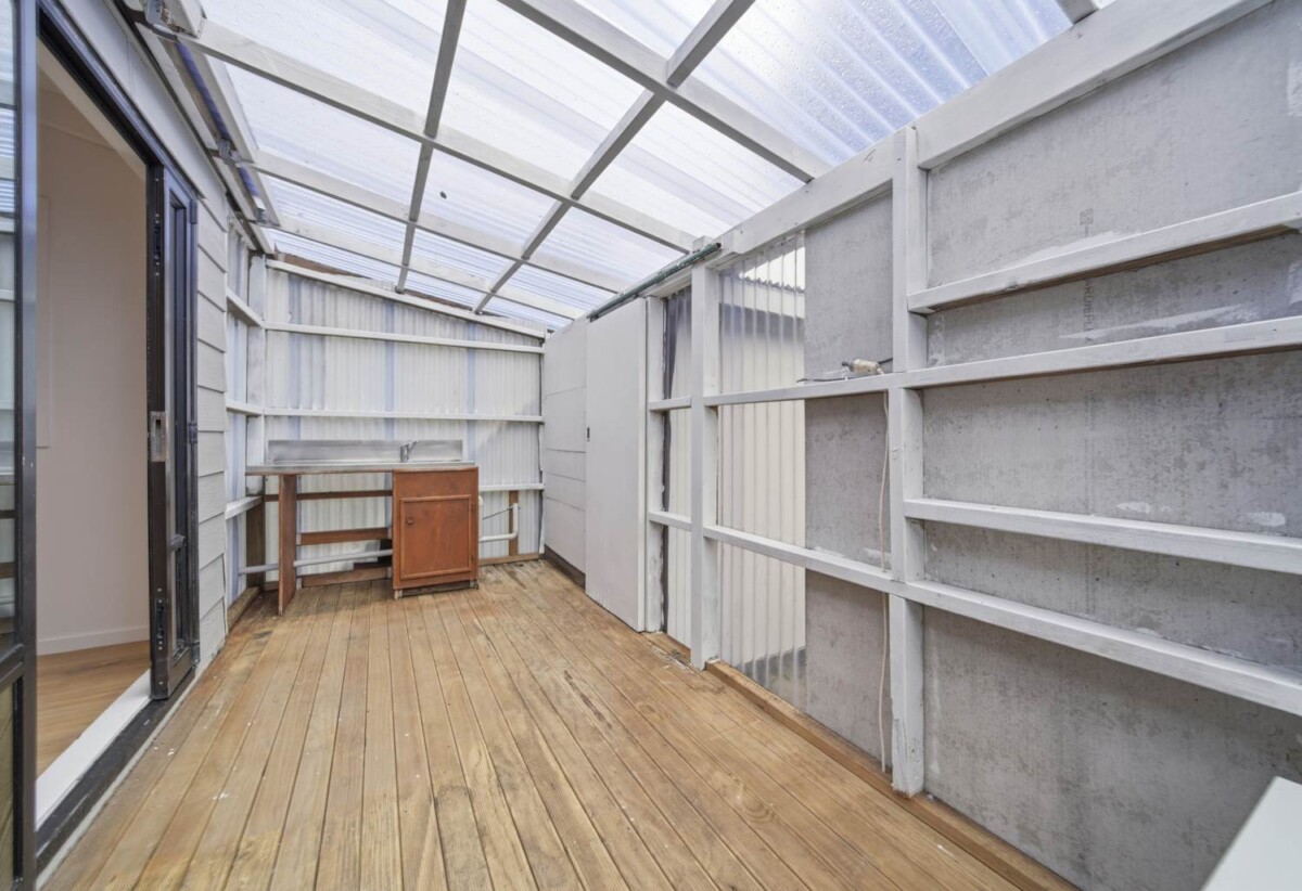 Renovated 4 beds 2 baths house with car port and car parks, close to shops, schools, parks, motorway access, 0.3 km to Owairaka District School, 37A Range View Road, Mt Albert, Auckland
