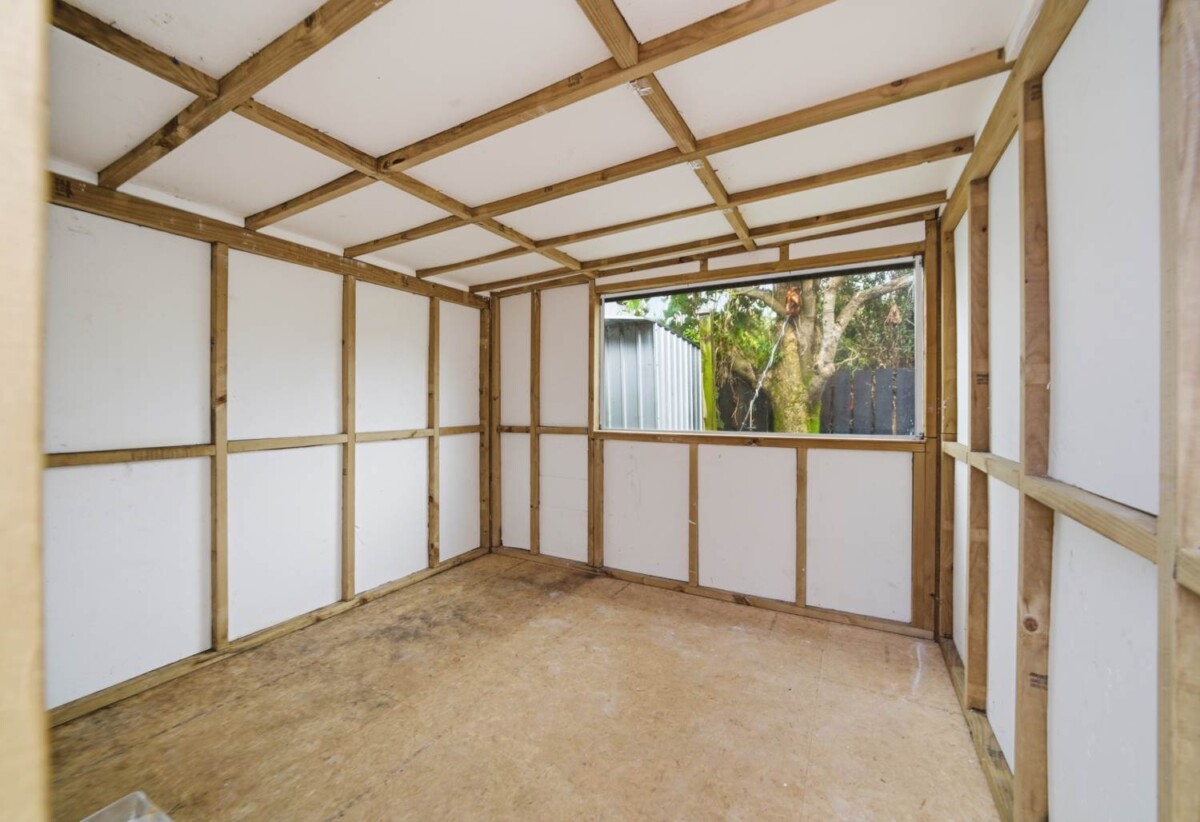 Renovated 4 beds 2 baths house with car port and car parks, close to shops, schools, parks, motorway access, 0.3 km to Owairaka District School, 37A Range View Road, Mt Albert, Auckland