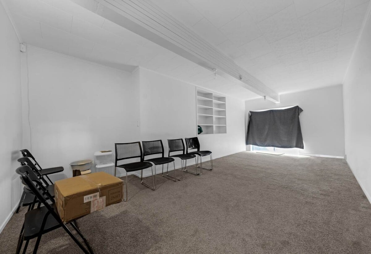 Mt Roskill Grammar zone, 3 beds 1 bath house with standalone garage on 895m2 section, Ground-floor rumpus with exterior access – home office or studio ready, close to schools, shops, motorway access, 0.6 km to Hay Park School, 9 Morrie Laing Avenue, Mt Roskill, Auckland
