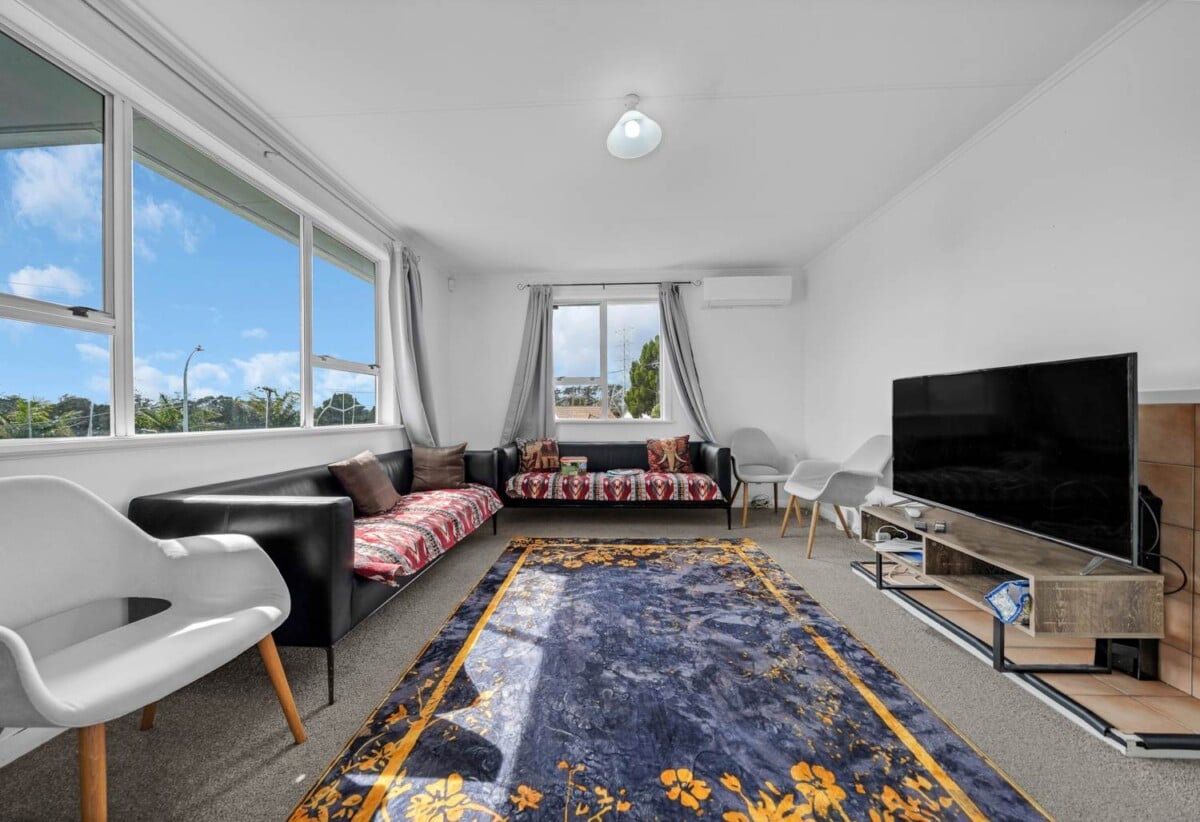 Mt Roskill Grammar zone, 3 beds 1 bath house with standalone garage on 895m2 section, Ground-floor rumpus with exterior access – home office or studio ready, close to schools, shops, motorway access, 0.6 km to Hay Park School, 9 Morrie Laing Avenue, Mt Roskill, Auckland
