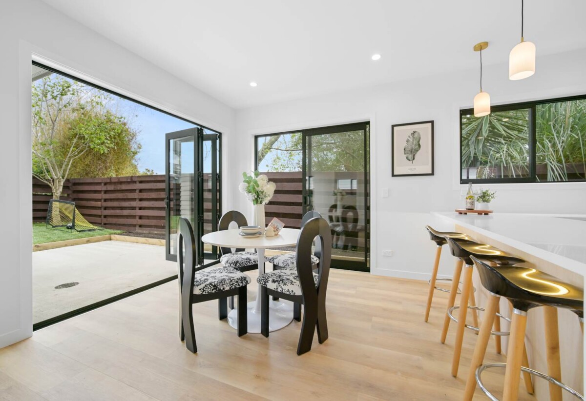 Brandnew 3 beds 2.5 baths house with garage on 195m2 section, Zoned for the popular Farm Cove Intermediate and Pakuranga College, close to schools, shops, shopping centre, 0.6 km to Elm Park School, Lot 2, 29 Hope Farm Avenue, Pakuranga Heights, Auckland