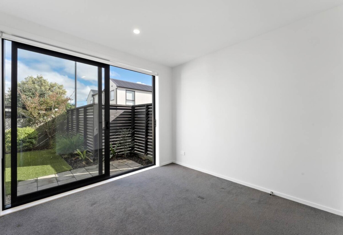 3 beds 2 baths home with garage and backyard, A three-minute walk to the Fruitvale Train Station and bus stops, A five-minute drive to Lynn Mall, 0.7 km to Fruitvale Road School, 10/1 Fruitvale Road, New Lynn, Auckland