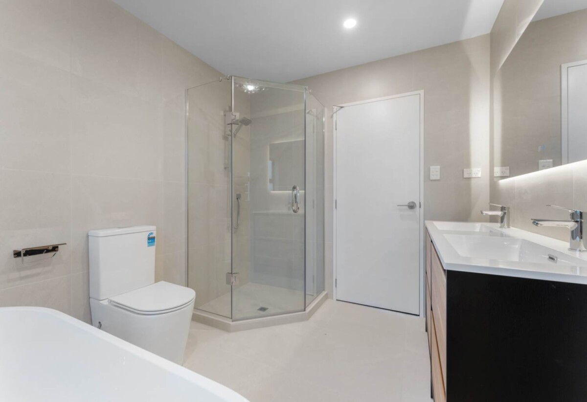 Brandnew 4 beds 3 baths house with garage, 1 bed 1 bath ground floor, minutes from Westgate and Northwest shopping centres, Costco, local schools, parks, and motorway access, 5b Neinei Street, Westgate, Auckland