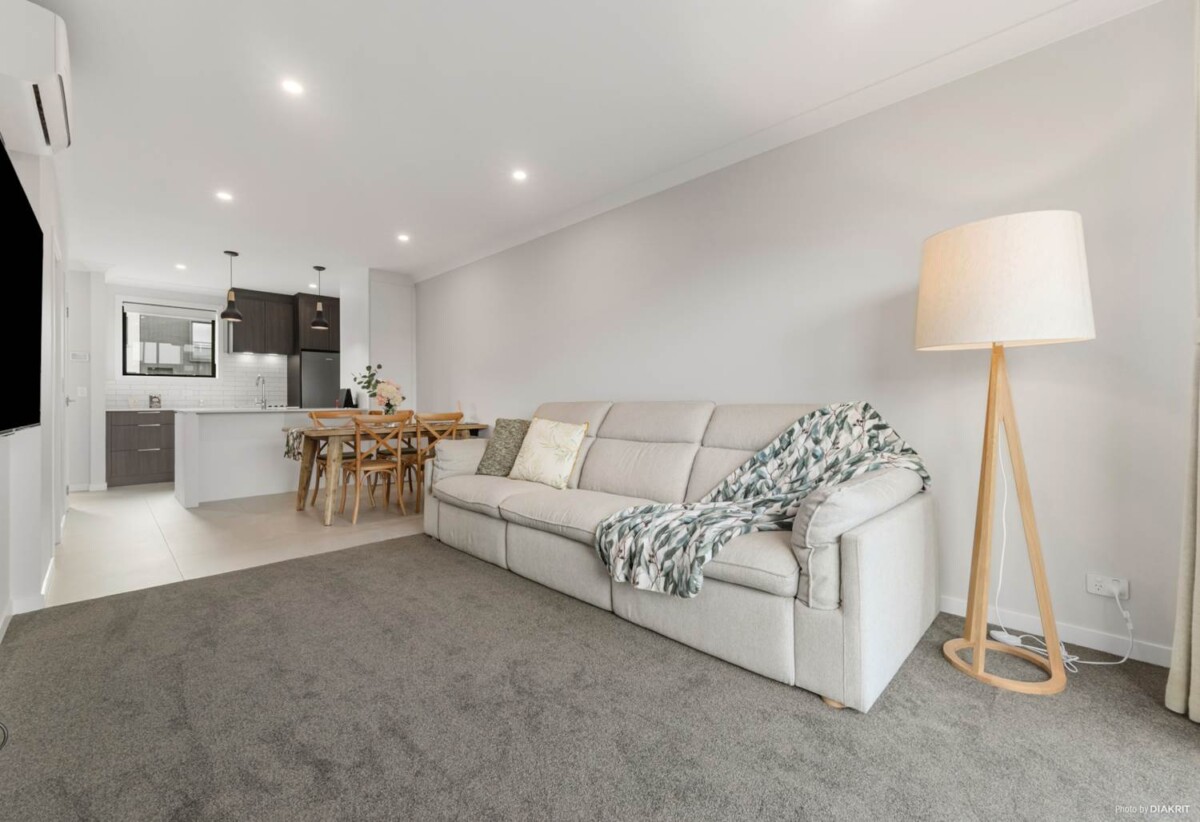 Must sell, Vendors relocating, Built by Fletcher, Freehold 2 beds 1.5 baths home with car park, Directly opposite Albany Senior High School and right next to Massey University. Walk to campus, shops, cafes, and bus stops. Just minutes to the motorway and Albany Shopping Centre, 16 Te Ara Tu Para, Albany, Auckland