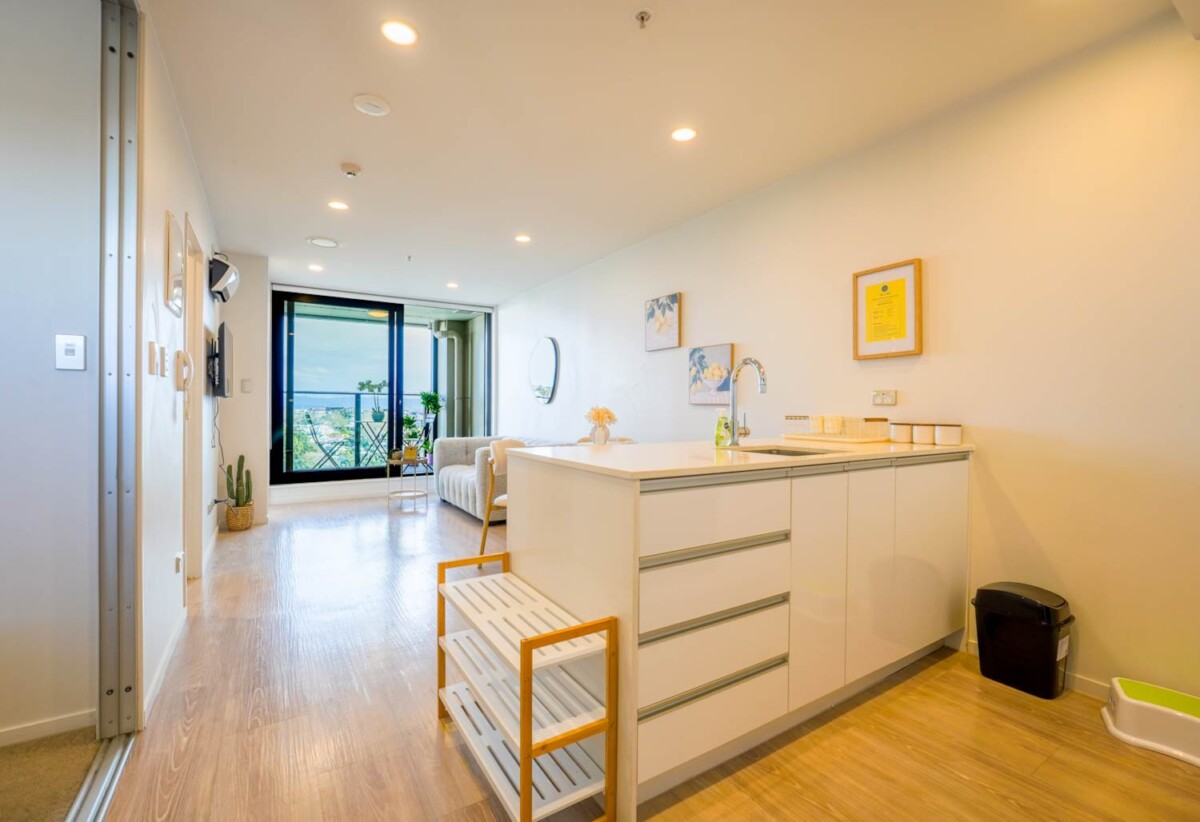 Auckland Girls’ Grammar School zone, Freehold 2 beds 1 bath 1 car park apartment, approx. 52sqm + balcony, Residents enjoy access to a heated indoor pool, sauna and secure facilities, all within easy reach of Victoria Park, Ponsonby and the city, 0.5 km to Auckland Girls’ Grammar School, 1205/15 Union Street, City Centre, Auckland