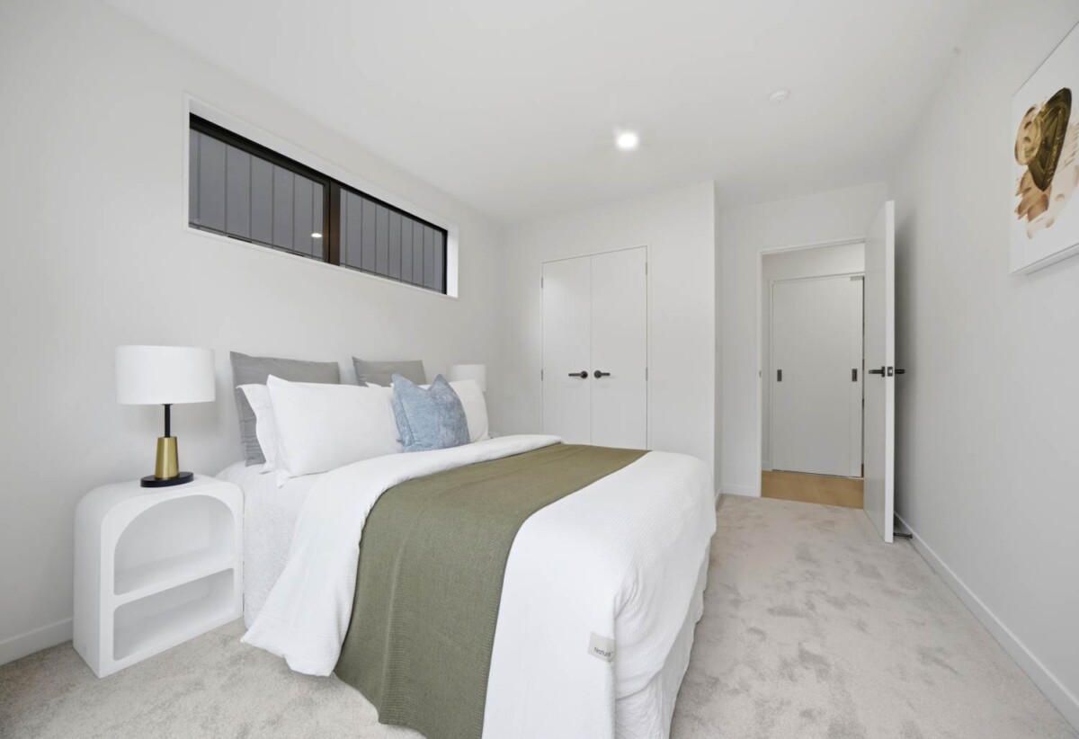 Standalone 3 beds 2.5 baths house with garage, Just a short walk to Long Bay Village Centre, beach, 0.9 km to Long Bay College, 4 Tikati Rise, Long Bay, Auckland