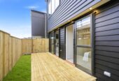 Standalone 3 beds 2.5 baths house with garage, Just a short walk to Long Bay Village Centre, beach, 0.9 km to Long Bay College, 4 Tikati Rise, Long Bay, Auckland