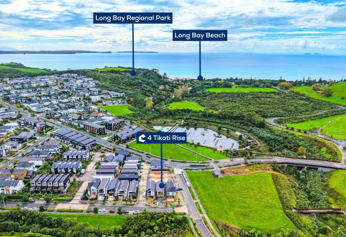 Standalone 3 beds 2.5 baths house with garage, Just a short walk to Long Bay Village Centre, beach, 0.9 km to Long Bay College, 4 Tikati Rise, Long Bay, Auckland