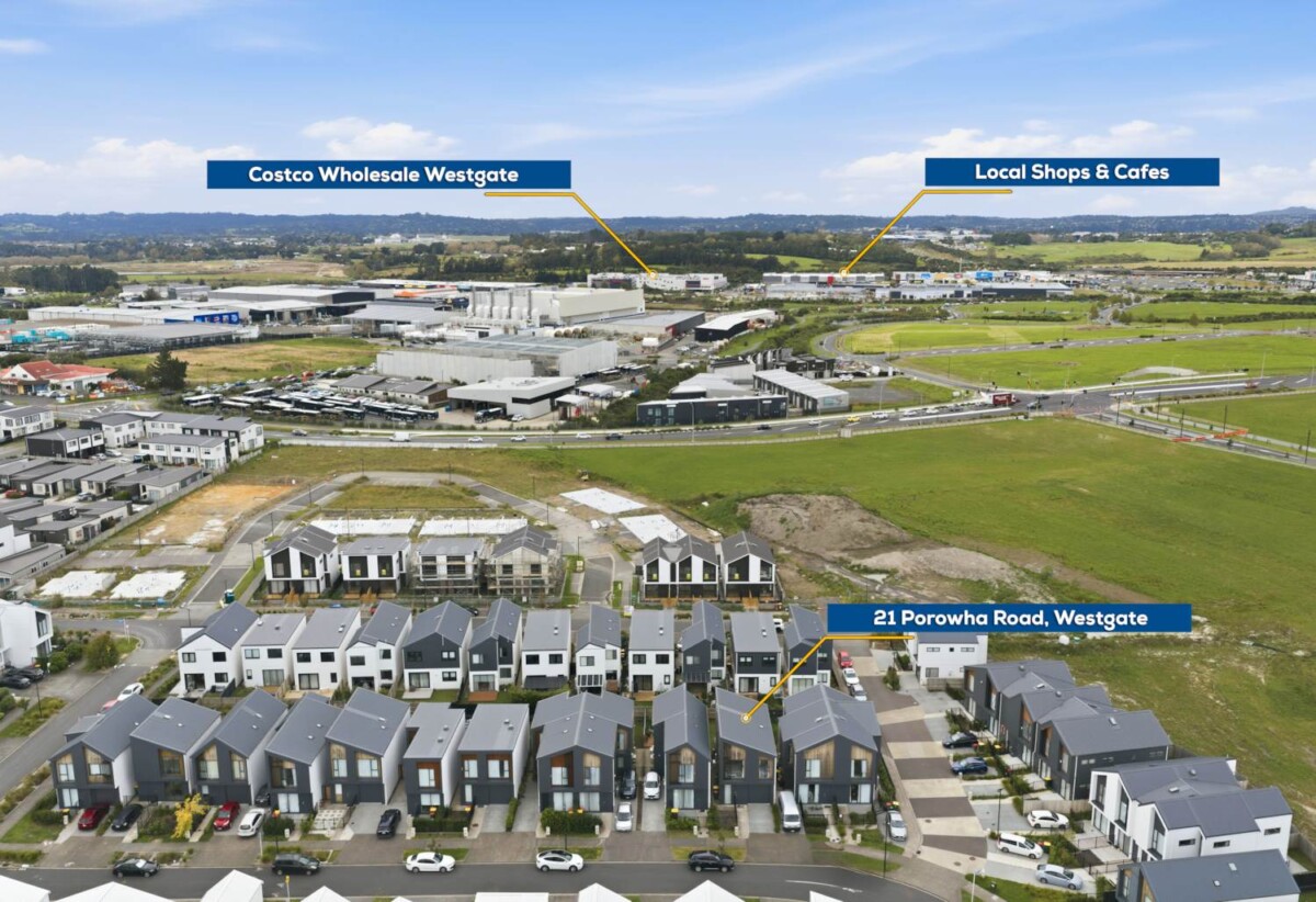Must sell, Ignore CV, present all offers, Standalone 4 beds 2.5 baths house with garage, Master Build Guarantee, Close to Costco, Northwest Shopping Centre and motorway access, 21 Porowha Road, Westgate, Auckland