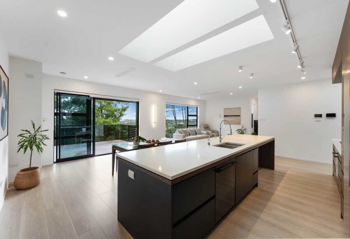 250m2 5 beds + office 3.5 baths house with double garage on 1000m2 section, an expansive 176sqm of fully decked outdoor entertaining space, close to Albany mall, motorway access, schools, 0.9 km to Oteha Valley School, 29 Kewa Road, Albany, Auckland