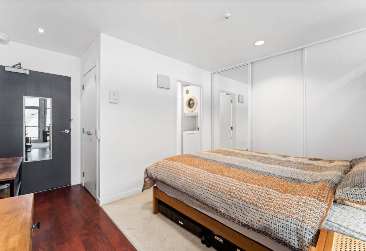 Auckland Girls’ Grammar School zone, Fully renovated, 73m2 Freehold 1 bed 1 bath 2 car parks apartment with Oversized private courtyard, Full furniture package is included, Just a short stroll to Commercial Bay, Britomart, and Queen Street, 1I/10-14 Hobson Street, City Centre, Auckland