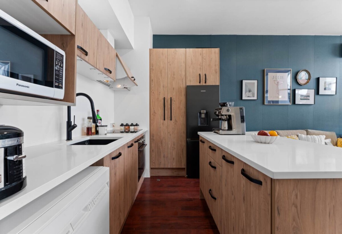 Auckland Girls’ Grammar School zone, Fully renovated, 73m2 Freehold 1 bed 1 bath 2 car parks apartment with Oversized private courtyard, Full furniture package is included, Just a short stroll to Commercial Bay, Britomart, and Queen Street, 1I/10-14 Hobson Street, City Centre, Auckland