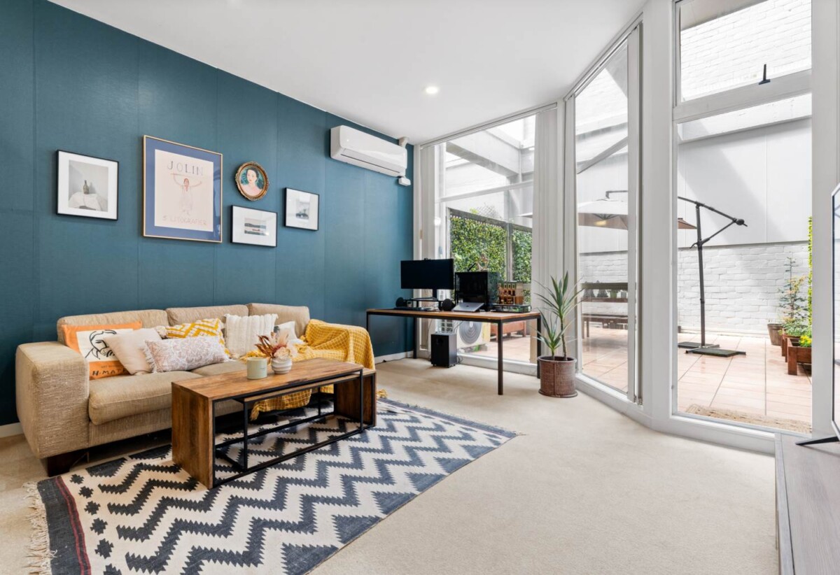 Auckland Girls’ Grammar School zone, Fully renovated, 73m2 Freehold 1 bed 1 bath 2 car parks apartment with Oversized private courtyard, Full furniture package is included, Just a short stroll to Commercial Bay, Britomart, and Queen Street, 1I/10-14 Hobson Street, City Centre, Auckland