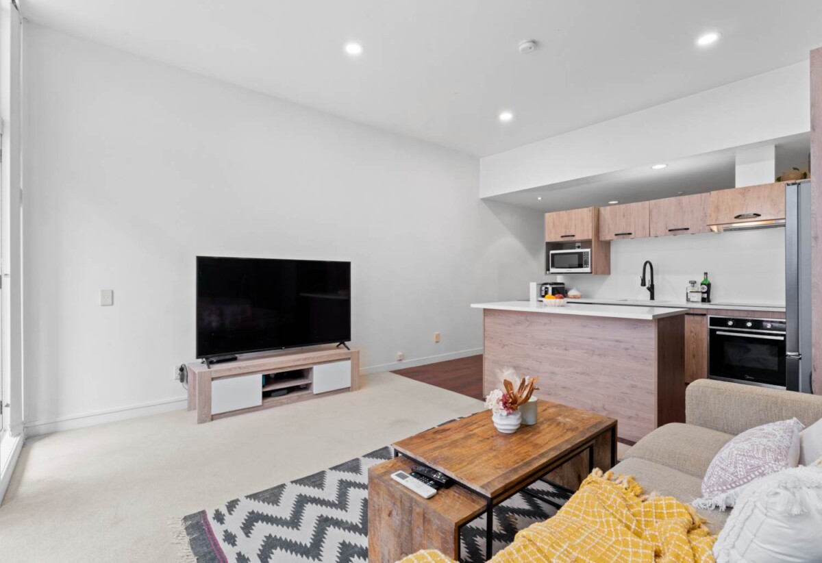 Auckland Girls’ Grammar School zone, Fully renovated, 73m2 Freehold 1 bed 1 bath 2 car parks apartment with Oversized private courtyard, Full furniture package is included, Just a short stroll to Commercial Bay, Britomart, and Queen Street, 1I/10-14 Hobson Street, City Centre, Auckland