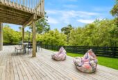 Next to Reserve and Short Cut to Albany Oak, 5 beds 3 baths house on 561m2 section, moments to Albany Mall, golf club, schools, 0.8 km to Albany Junior High School, 15 Aberley Road, Albany, Auckland