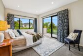 Next to Reserve and Short Cut to Albany Oak, 5 beds 3 baths house on 561m2 section, moments to Albany Mall, golf club, schools, 0.8 km to Albany Junior High School, 15 Aberley Road, Albany, Auckland