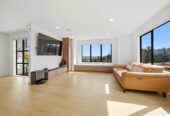 5 beds 3 baths house with double garage and 1 bed granny on 483m2 section, close to shops, parks, schools, 1.1 km to Sunnyvale School, 3 Mara Way, Sunnyvale, Auckland