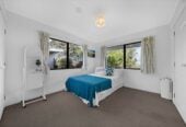 3 beds 1 bath house with carport on half share of 945m² section, close to schools parks, shops, shopping centres, golf club, 1/10 Amerce Place, Highland Park, Auckland