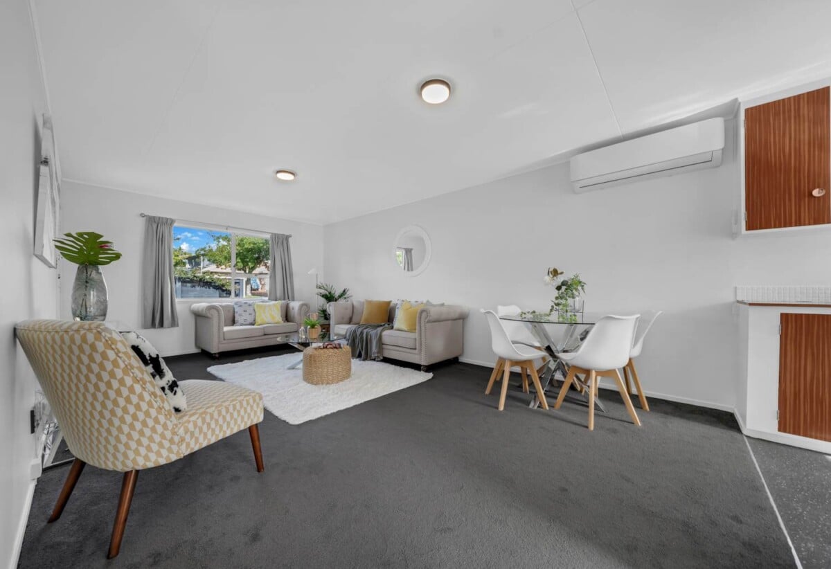 2 beds 1 bath home with carport, a storage unit and a small garden, close to the train station, bus stops, parks, LynnMall, schools, 0.7 km to Kelston School, 2/22 Koromiko Street, New Lynn, Auckland